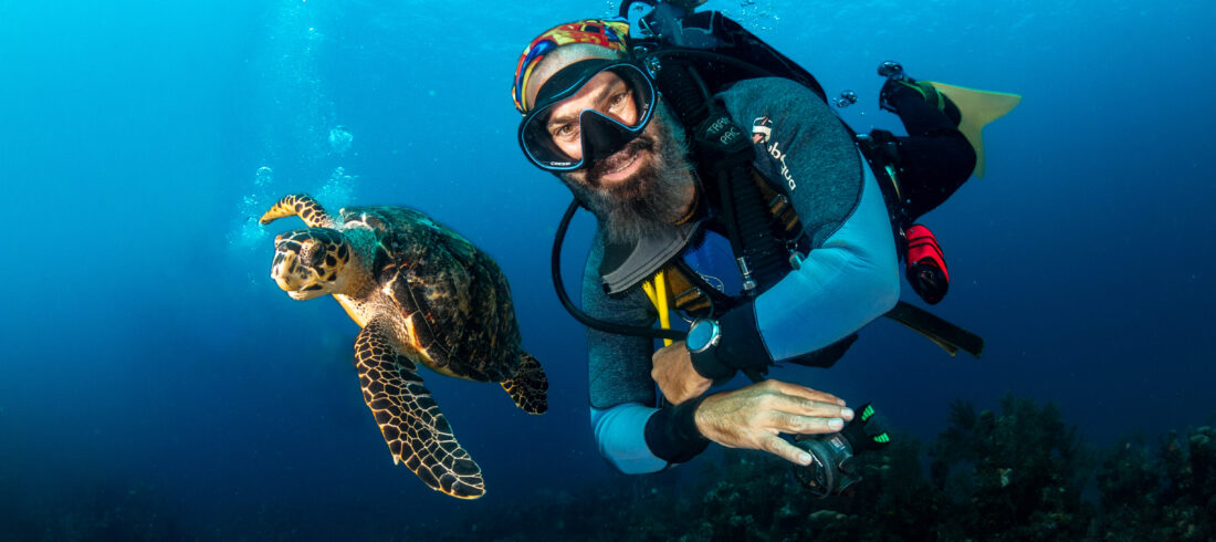 Dive instructor Roatan